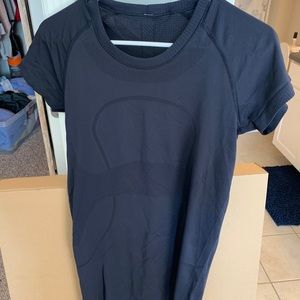 Lululemon top